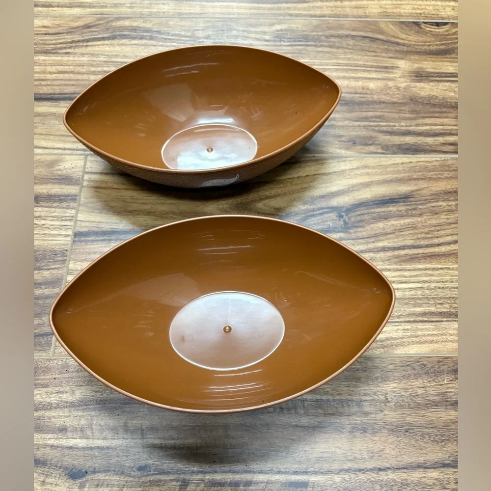 Whirley Drink works! Tampa Bay Buccaneers football shaped plastic bowls lot of 2